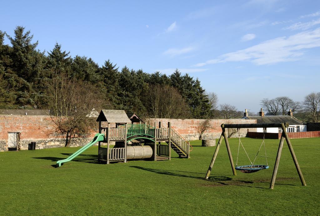Kilconquhar Castle Estate Bed & Breakfast Bagian luar foto
